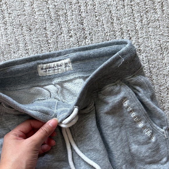Abercrombie & Fitch Heather Gray Sweatpants - Picture 2 of 3